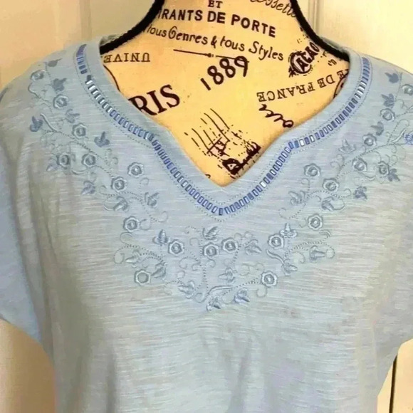 Alia  Embroidered V Neck Top With Tie - Picture 3 of 4